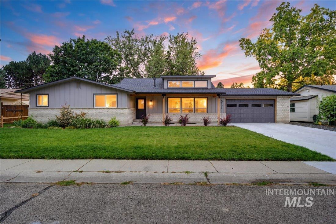 5231 N Sorrento Dr — photo