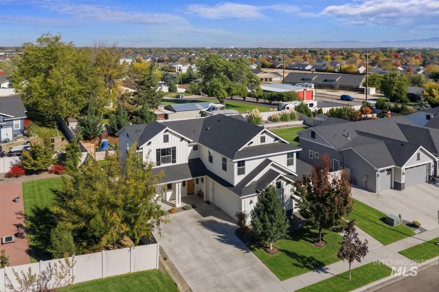 11048 W Victoria Dr — photo