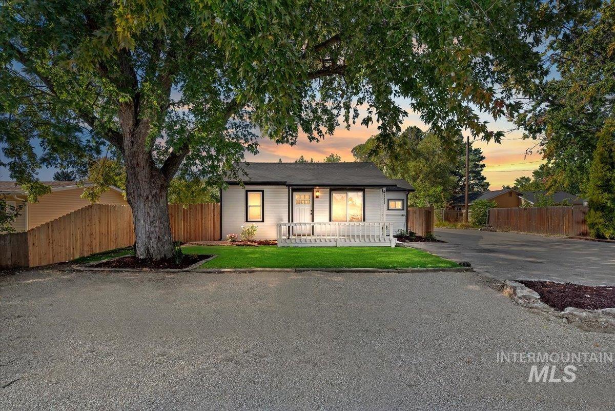 4111 N Christine St. — photo