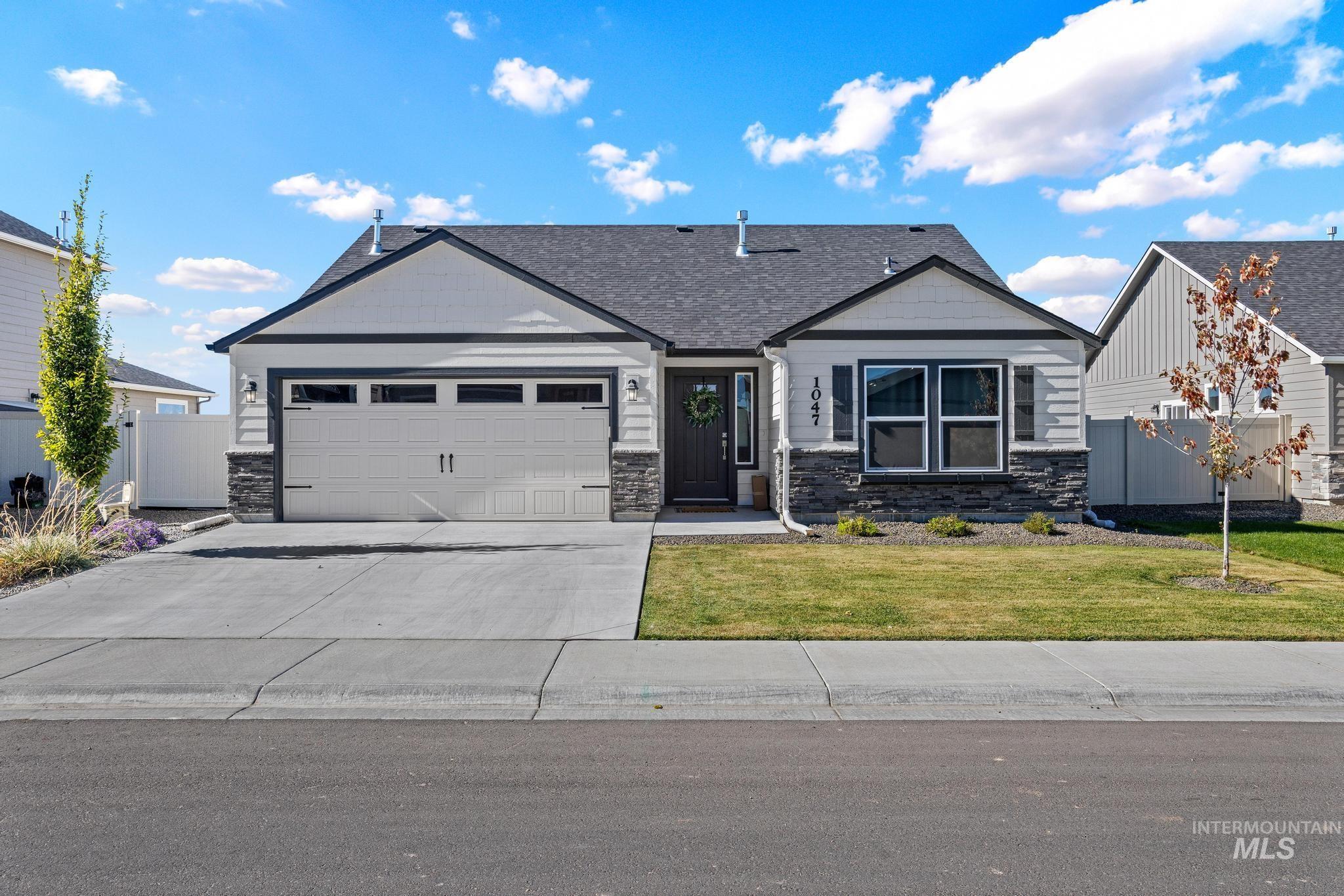 1047 N Rockdale Way — photo