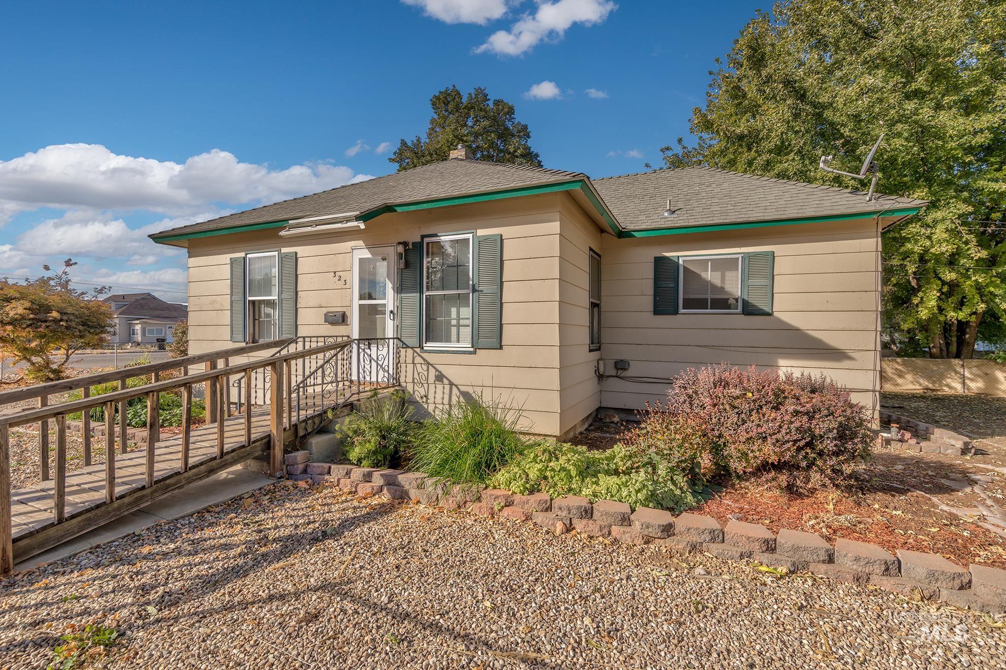 323 E 4th Street, Weiser, ID 83672 — photo 2