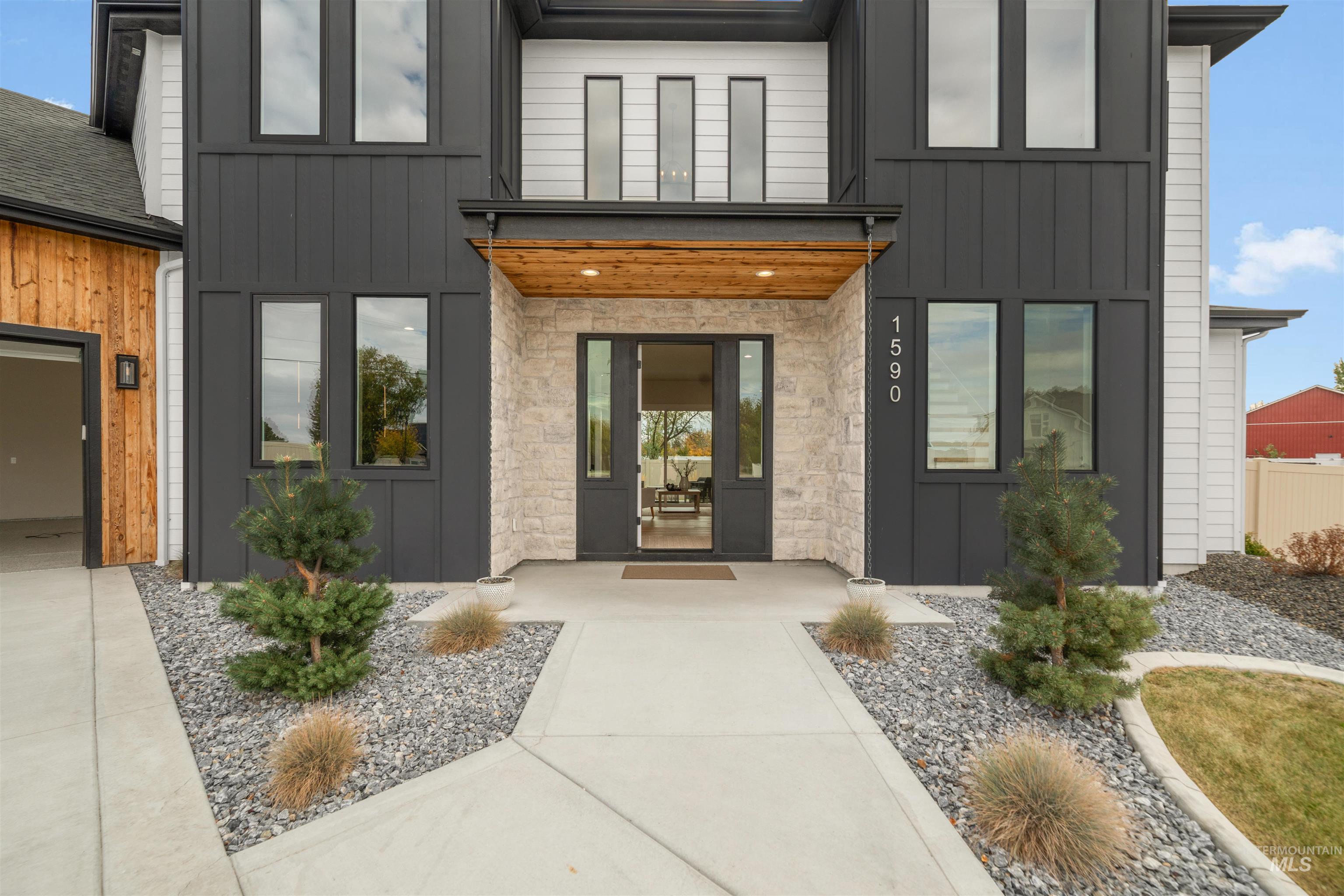 1590 N Watershed Ln — photo