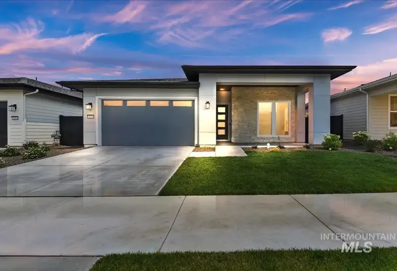6177 N Foxglove Way — photo