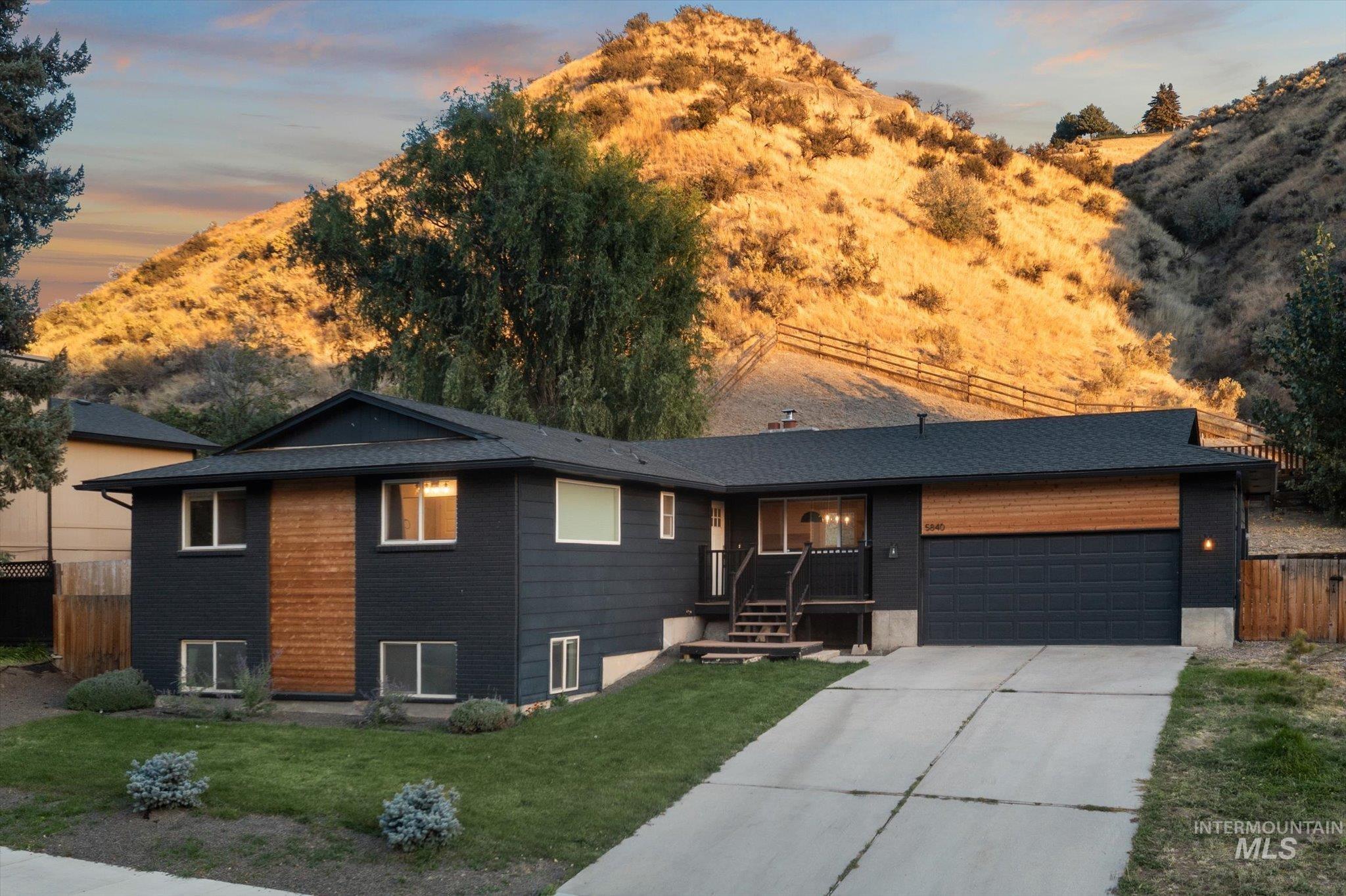 5840 N Collister Dr — photo