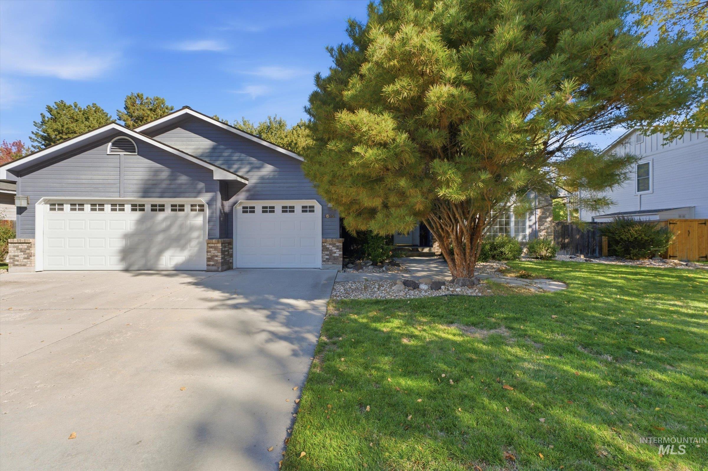 1624 E Seaport Ct — photo