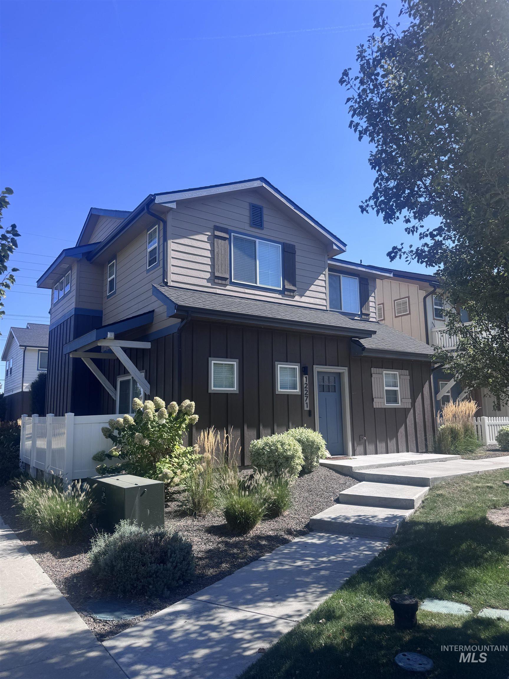 12271 W Irving St — photo