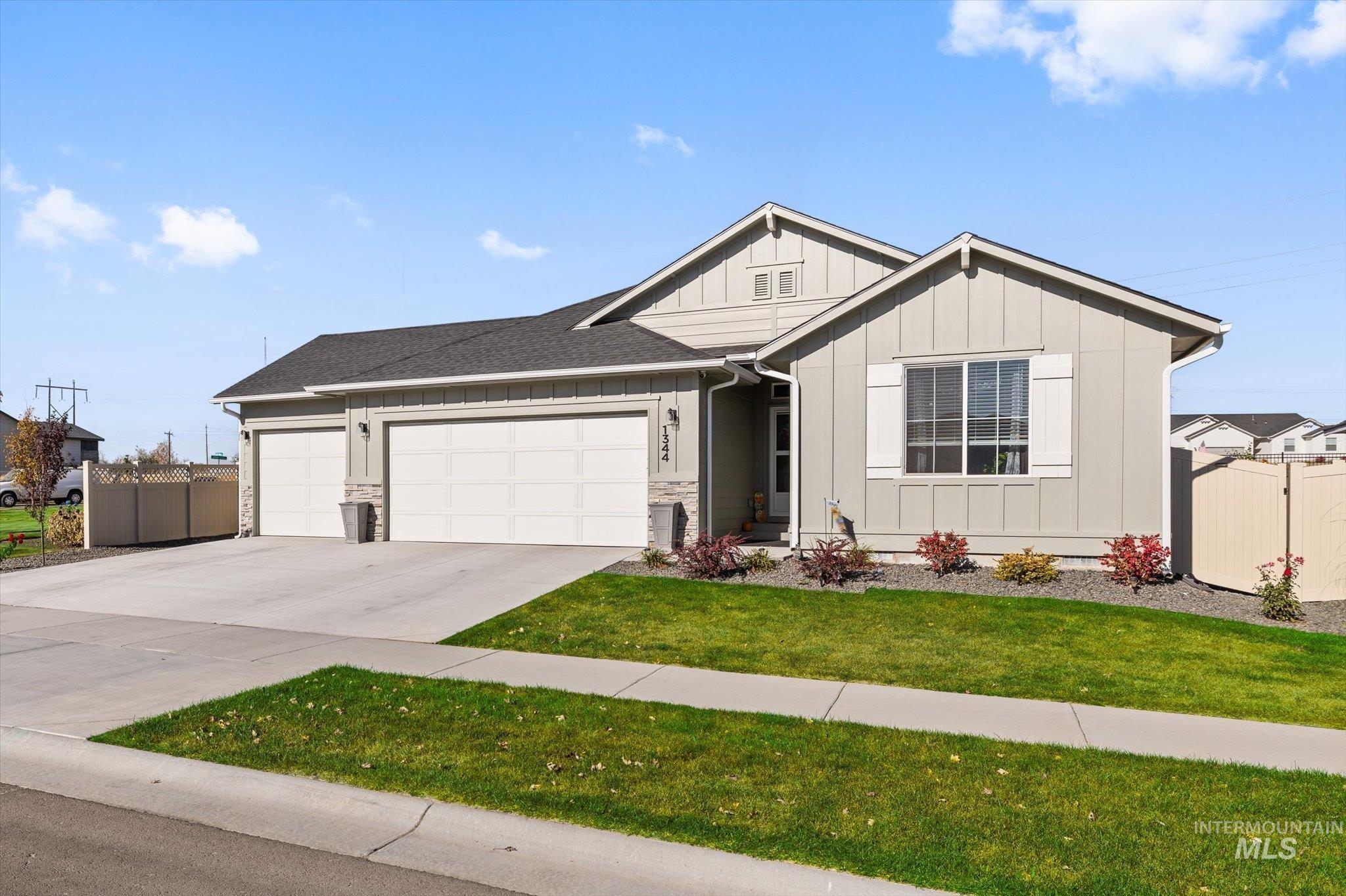 1344 W Pack River Dr — photo
