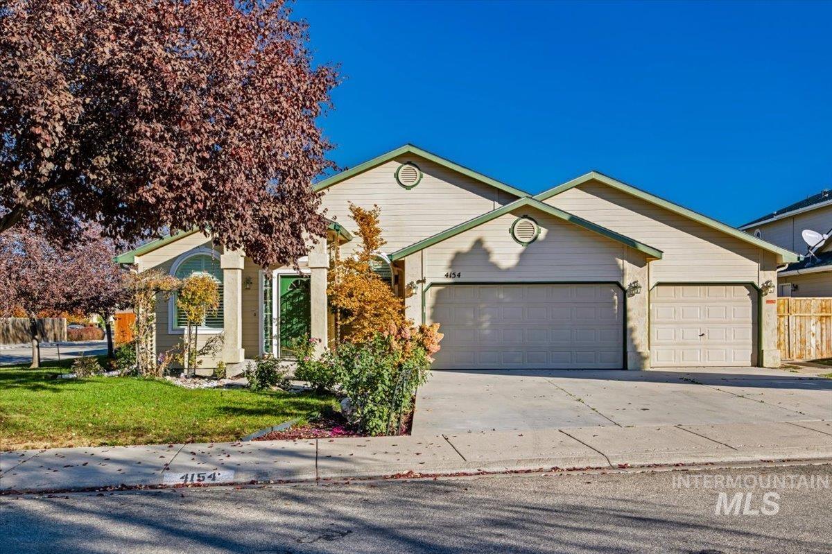 4154 E Driftwood Dr — photo