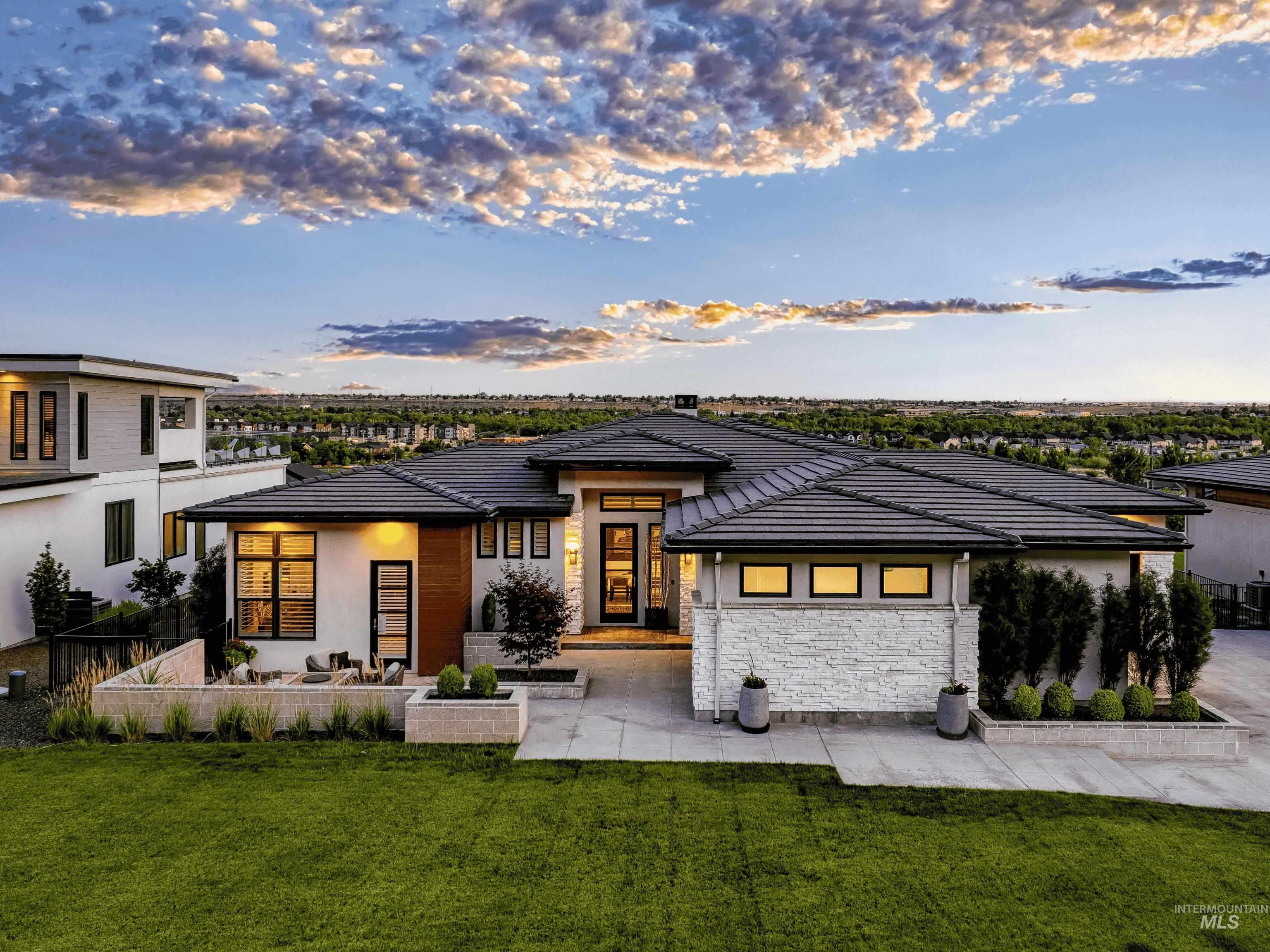 3523 E Via Estancia Lane — photo