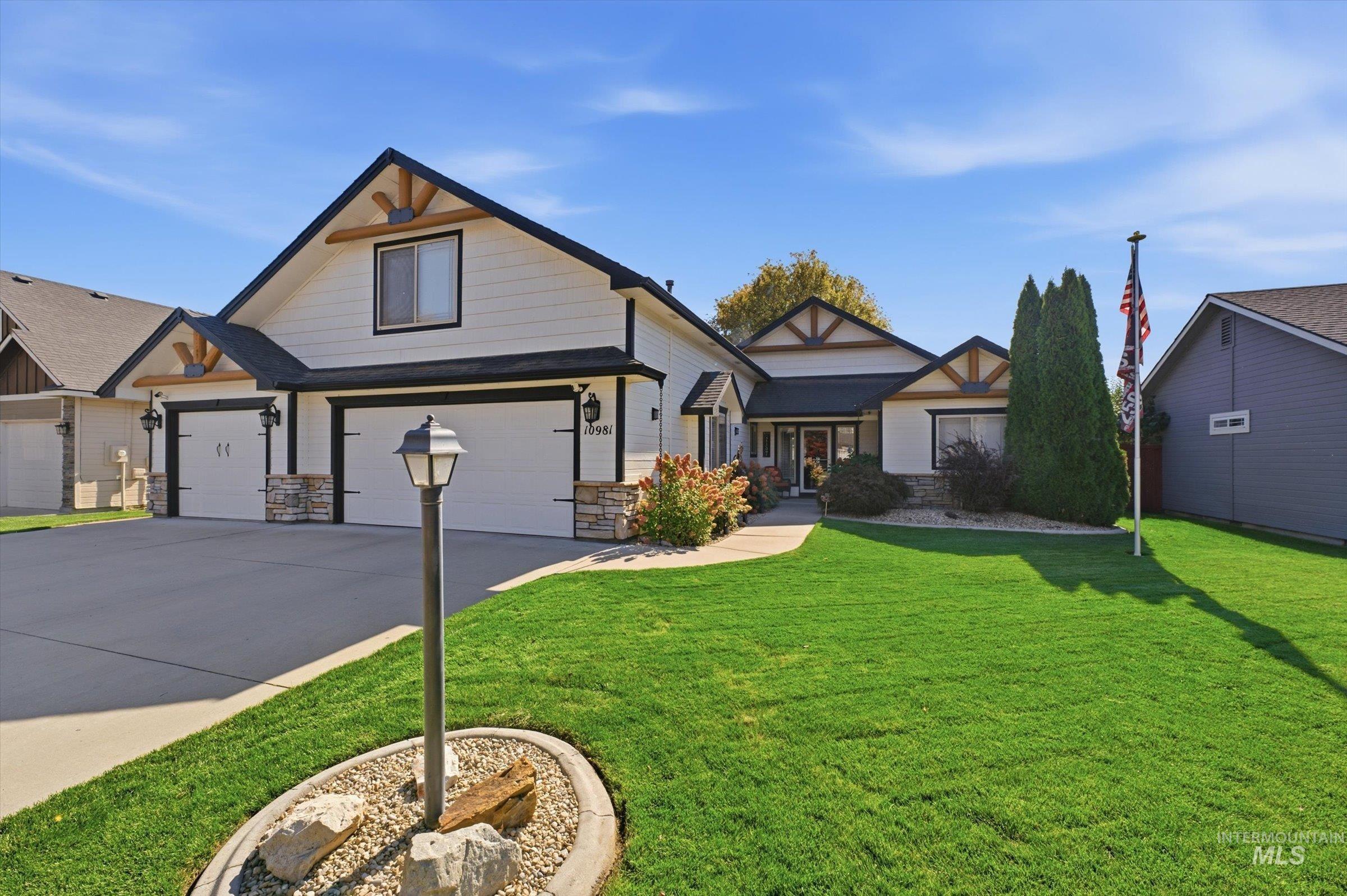 10981 W Rose Lake St — photo