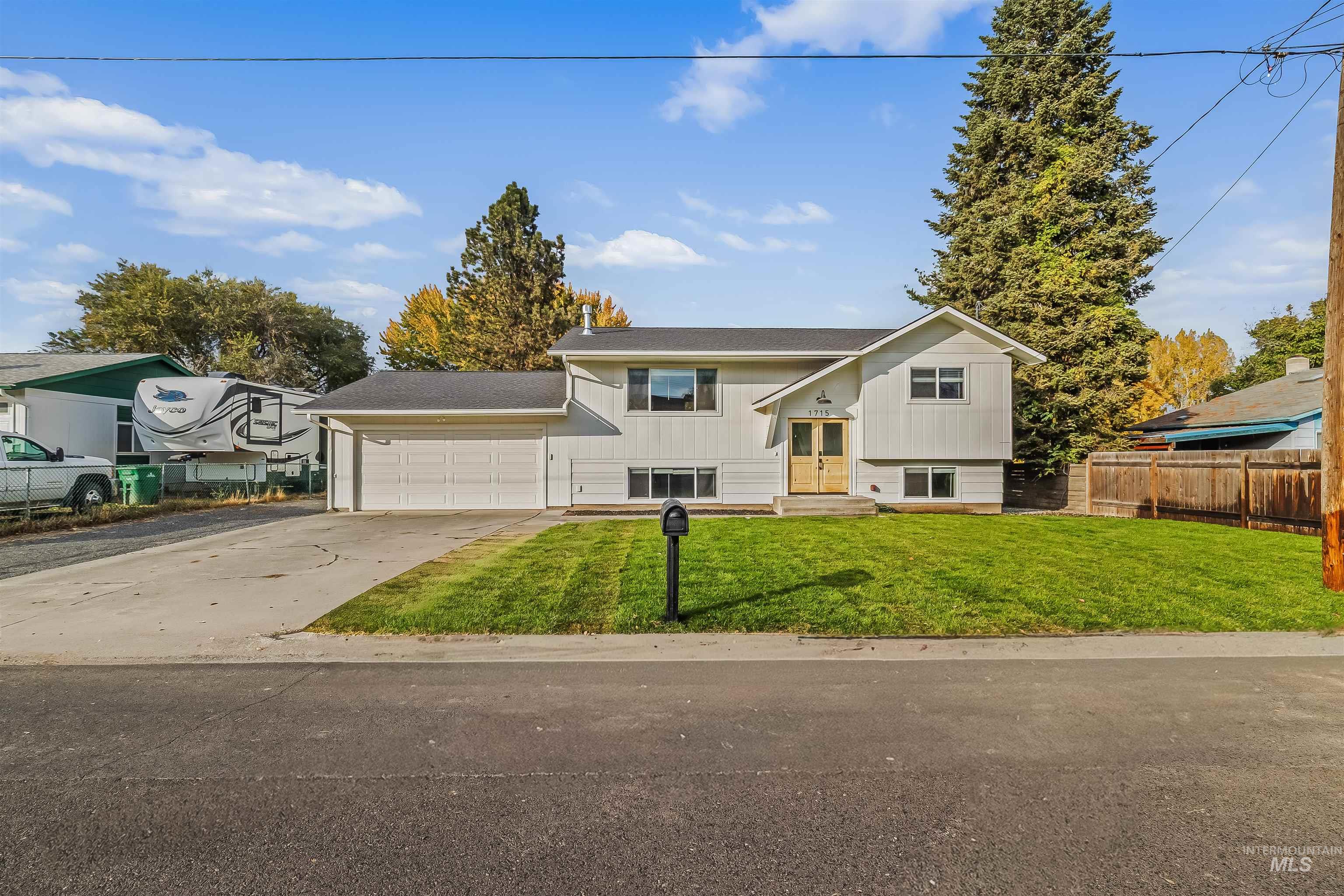 1715 Cedar Drive — photo
