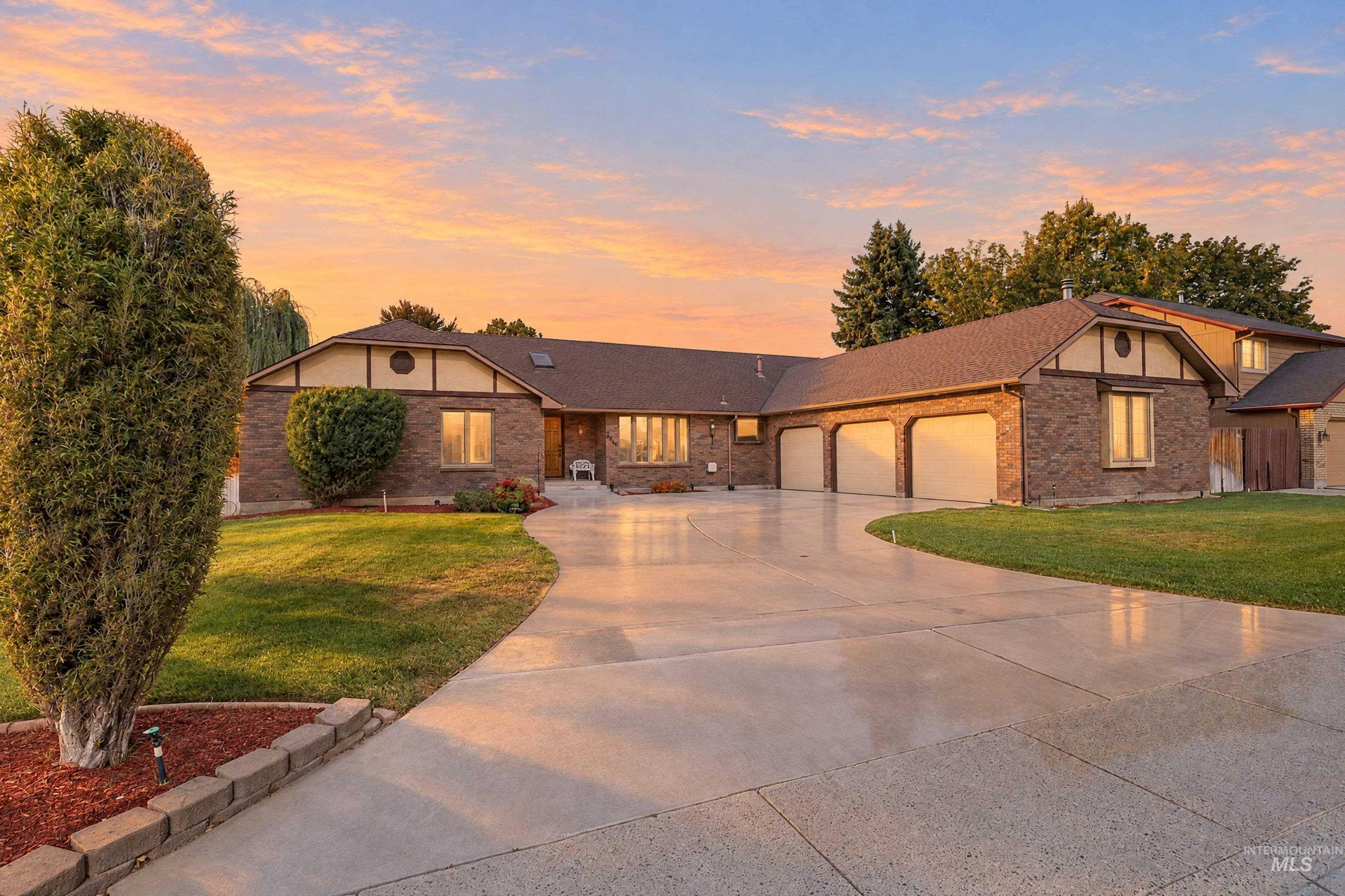 8844 W Brookview Drive — photo