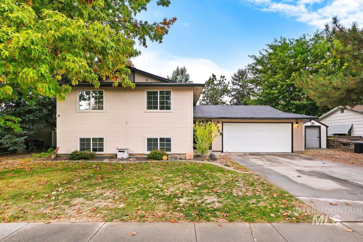 10740 W Alliance Street — photo