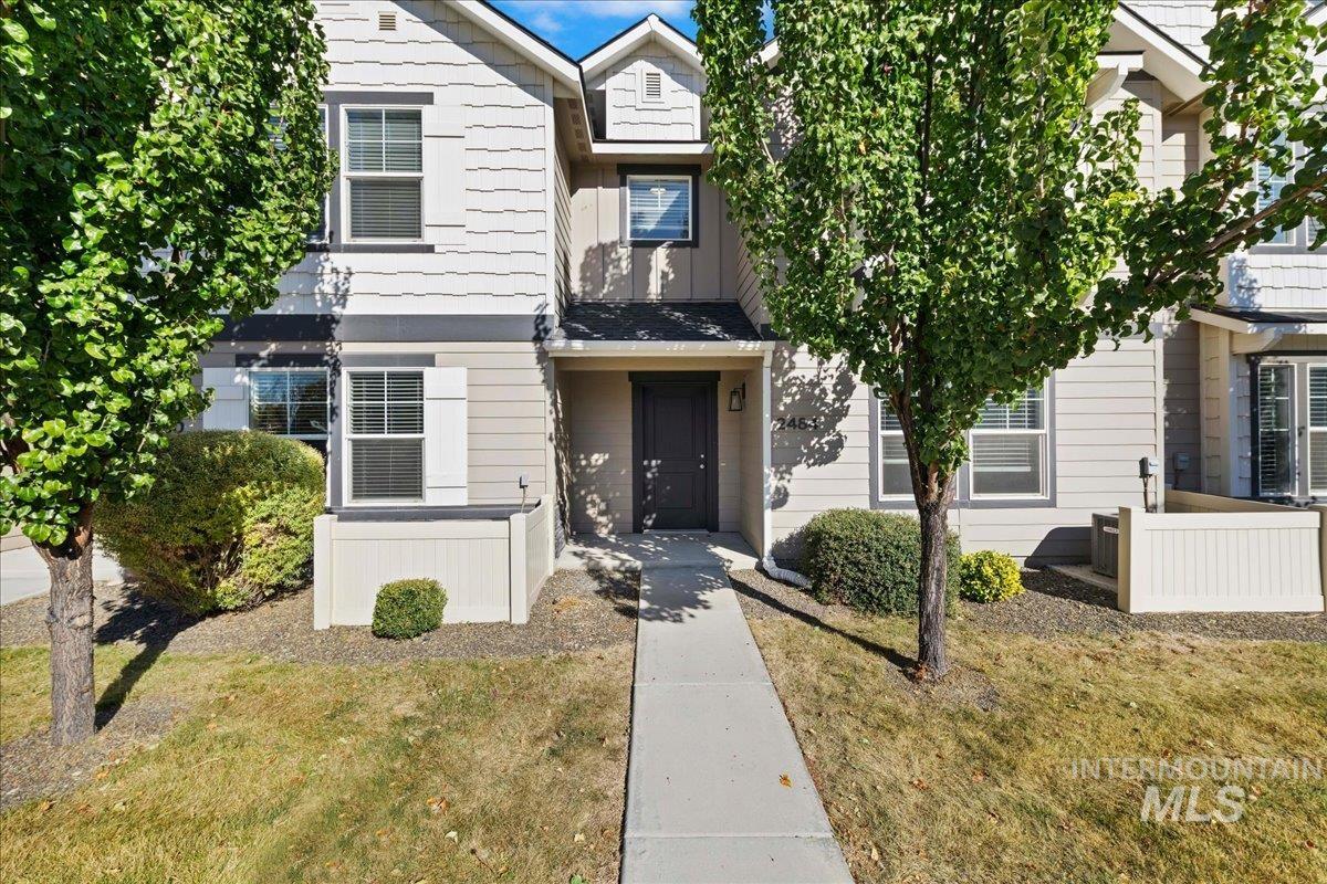 2484 E Blue Tick Street — photo
