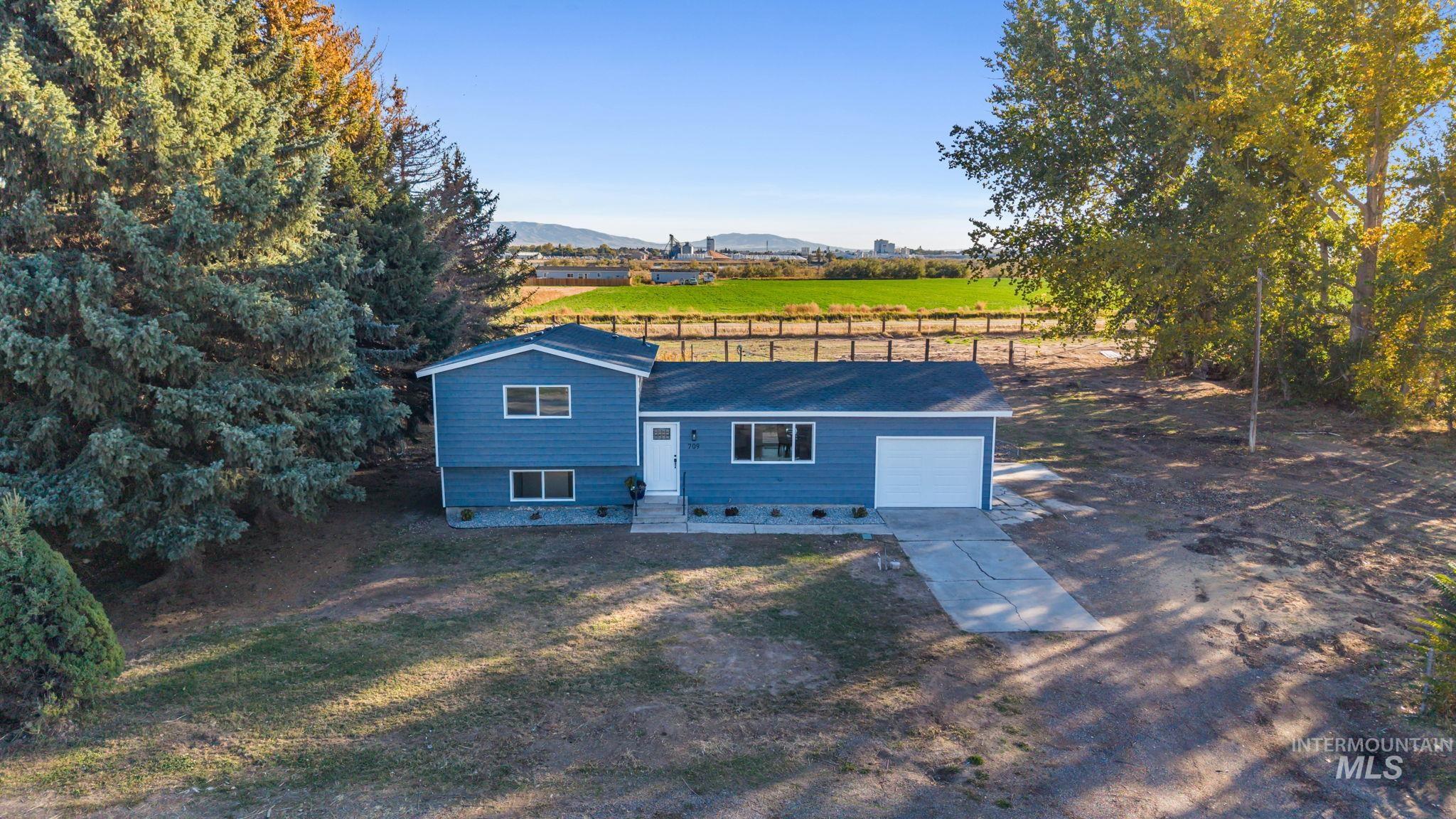 709 W Larue Drive — photo