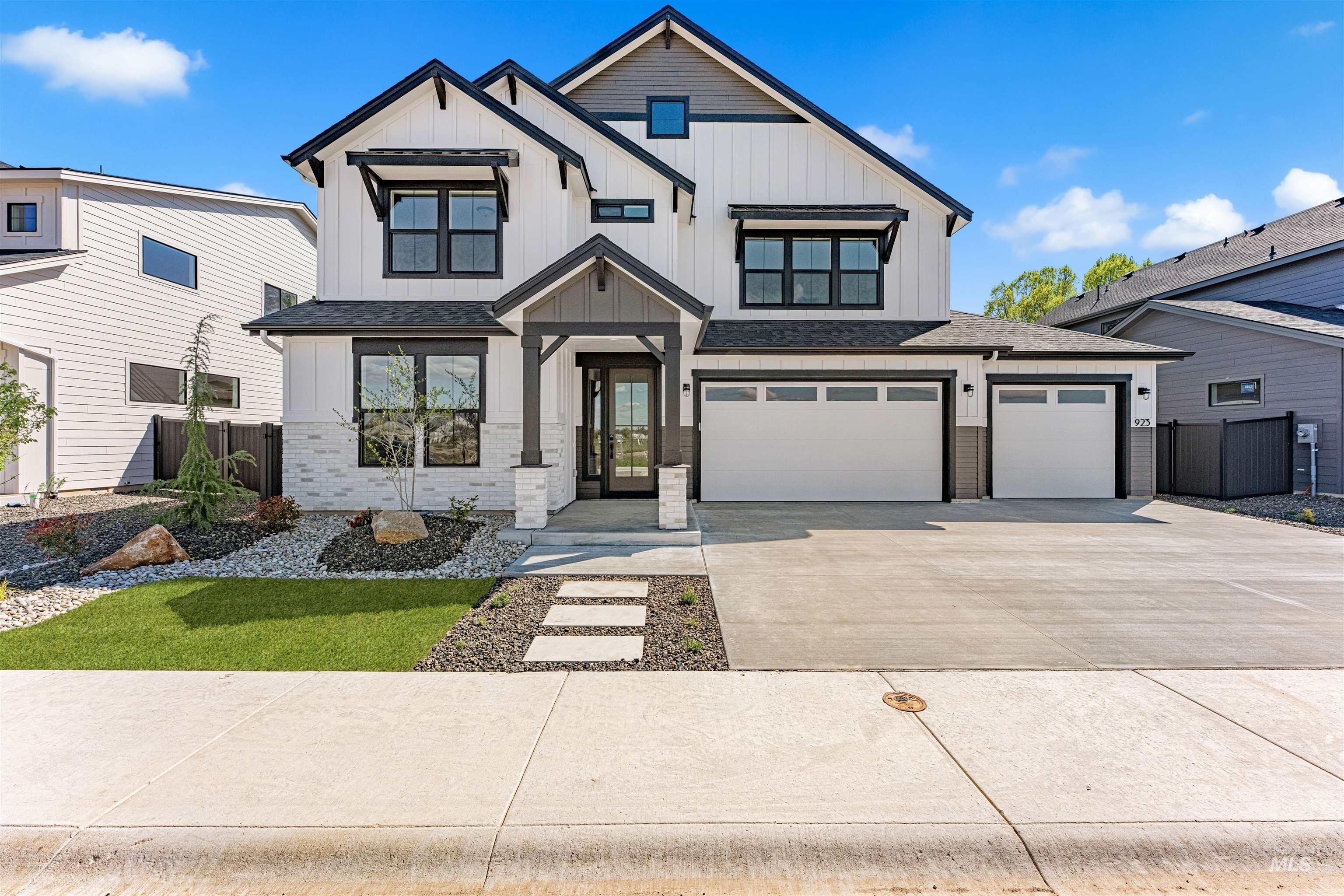 6138 N Arctic Fox Way — photo