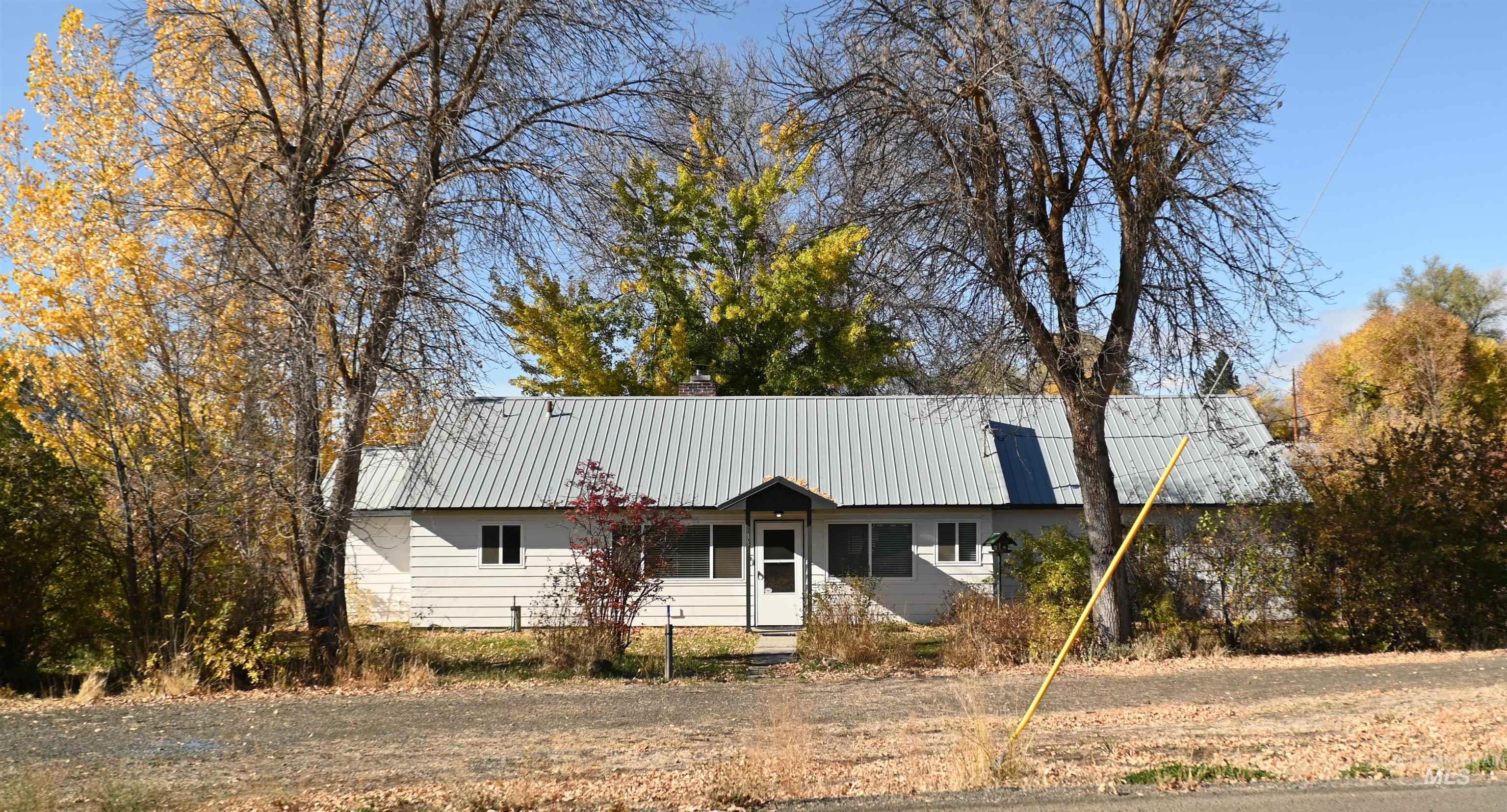 335 N Superior St — photo