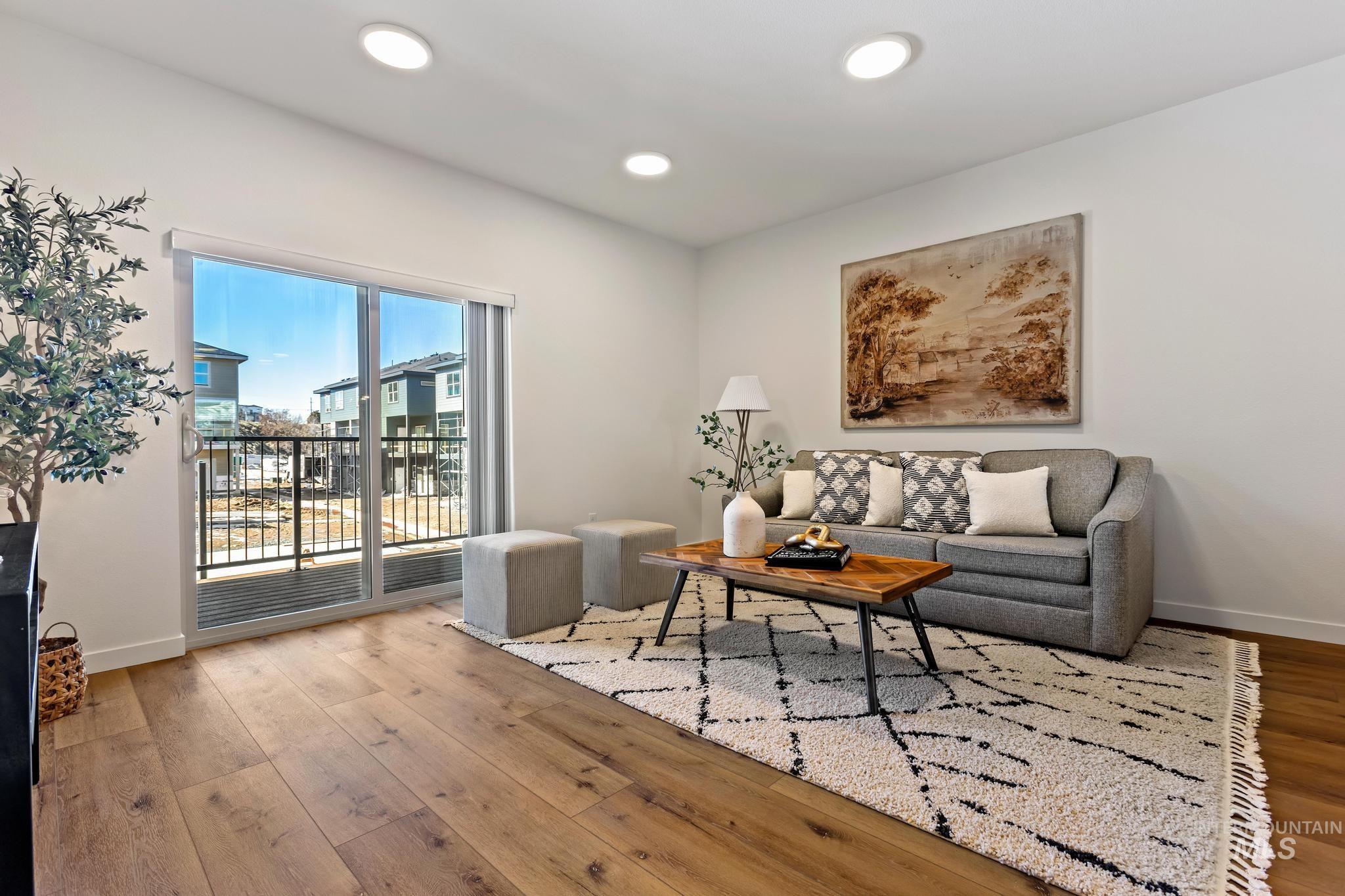 7558 W Swain Lane — photo
