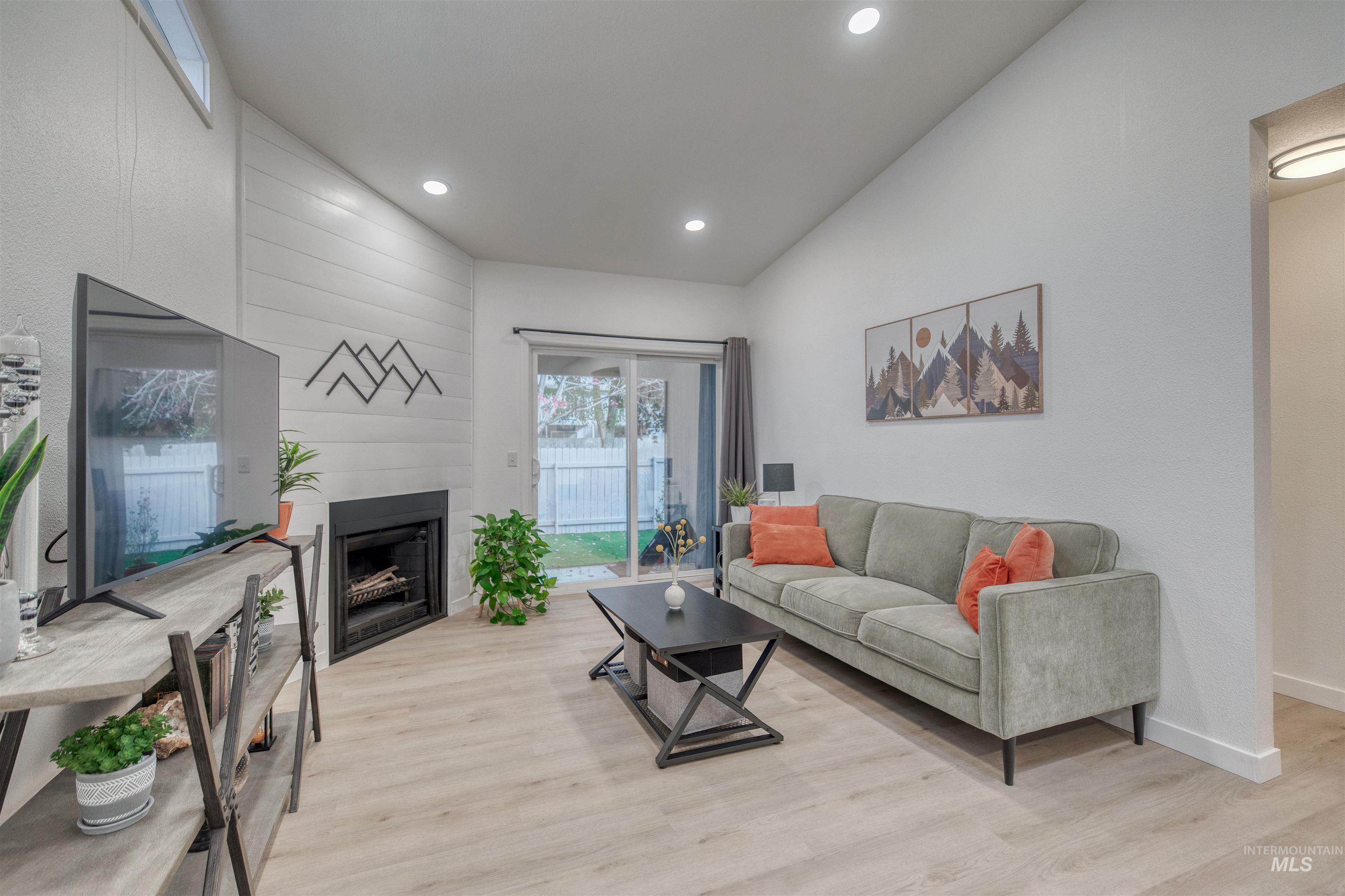 6244 W. Coach Royale Ln — photo