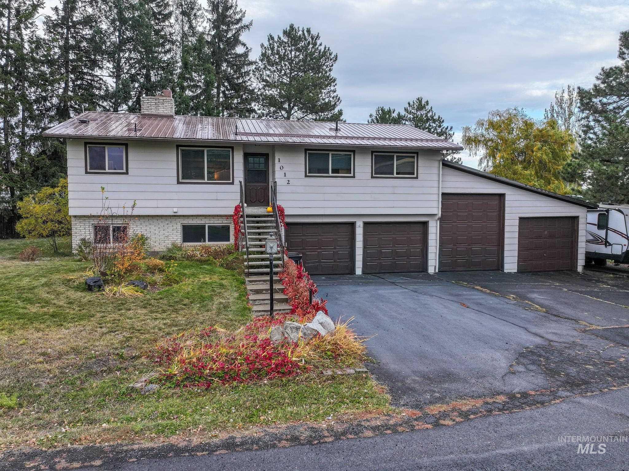 1012 Grand Fir Dr — photo