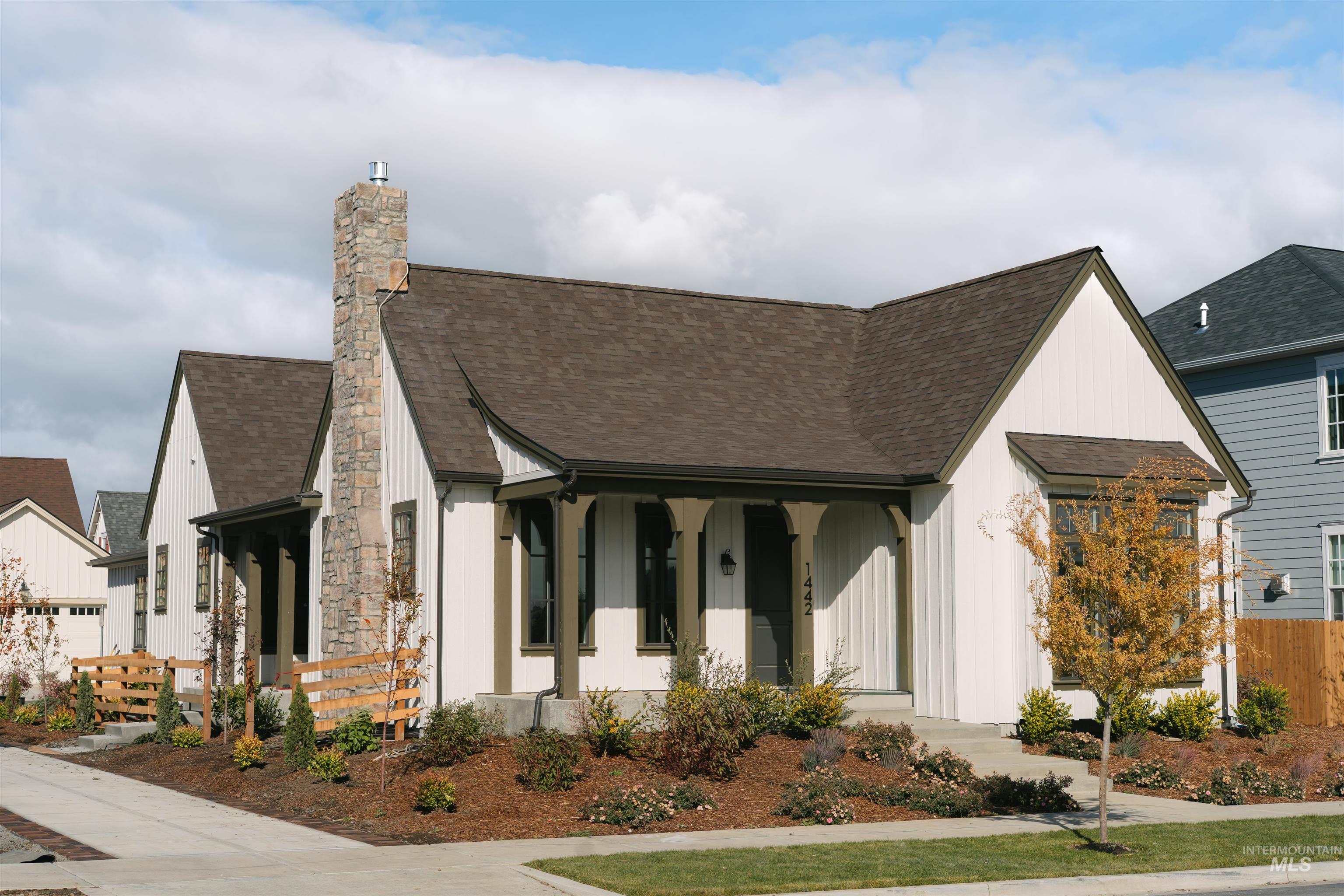 1442 Woodbury Drive — photo