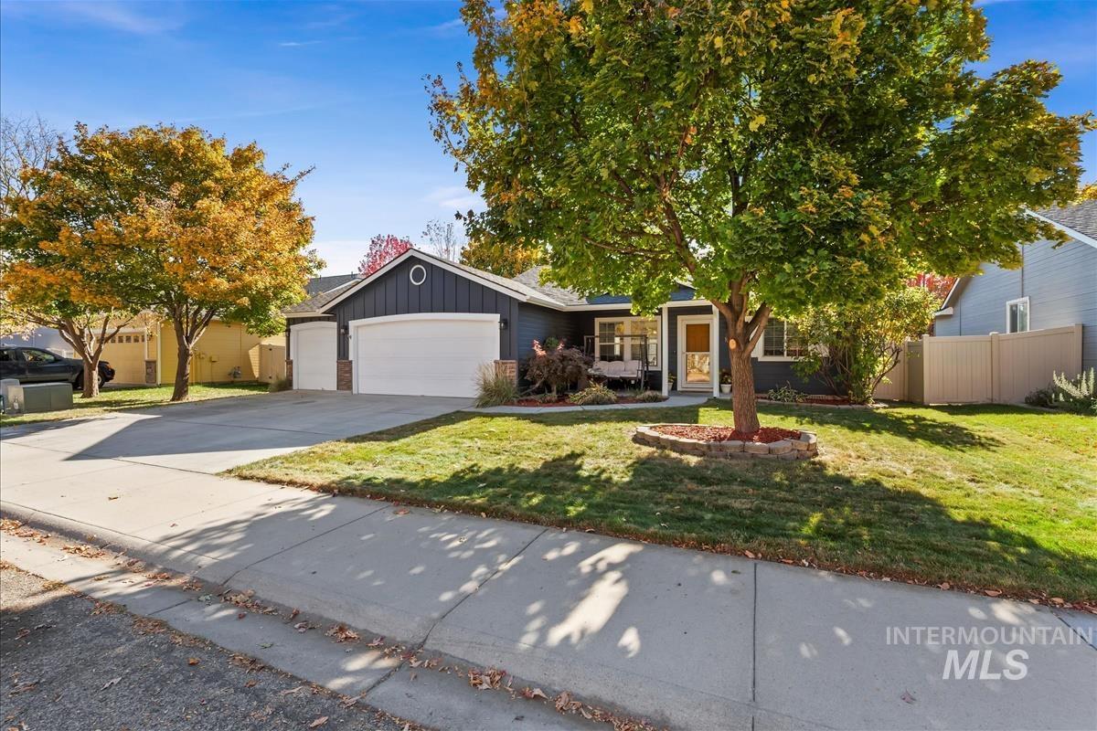 1183 E Pisa — photo