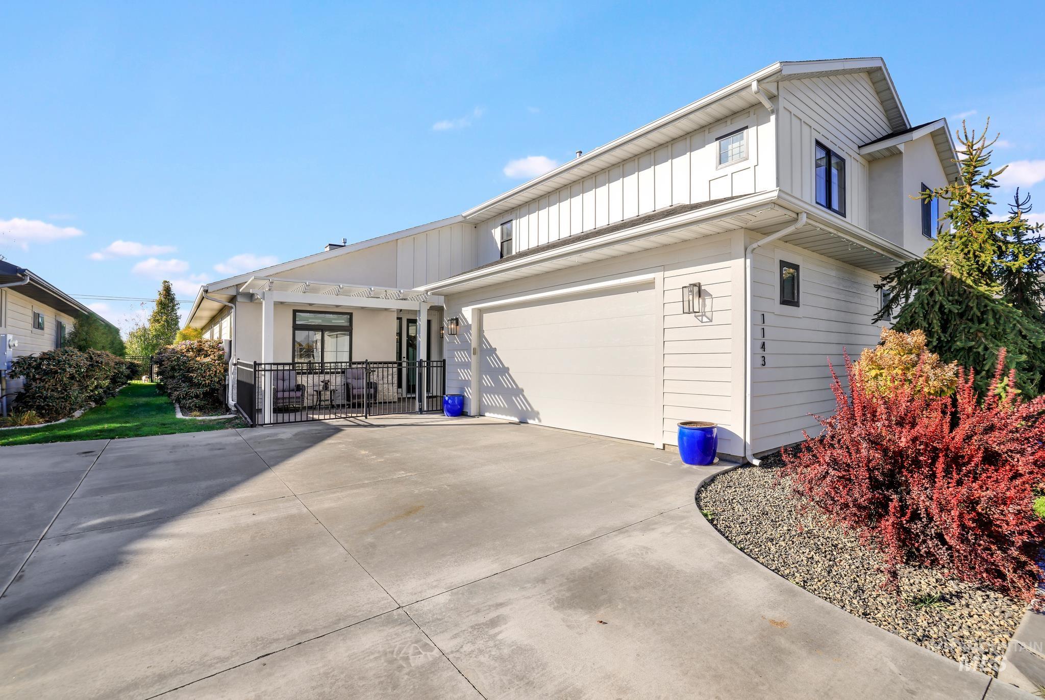 1143 Langford Way — photo