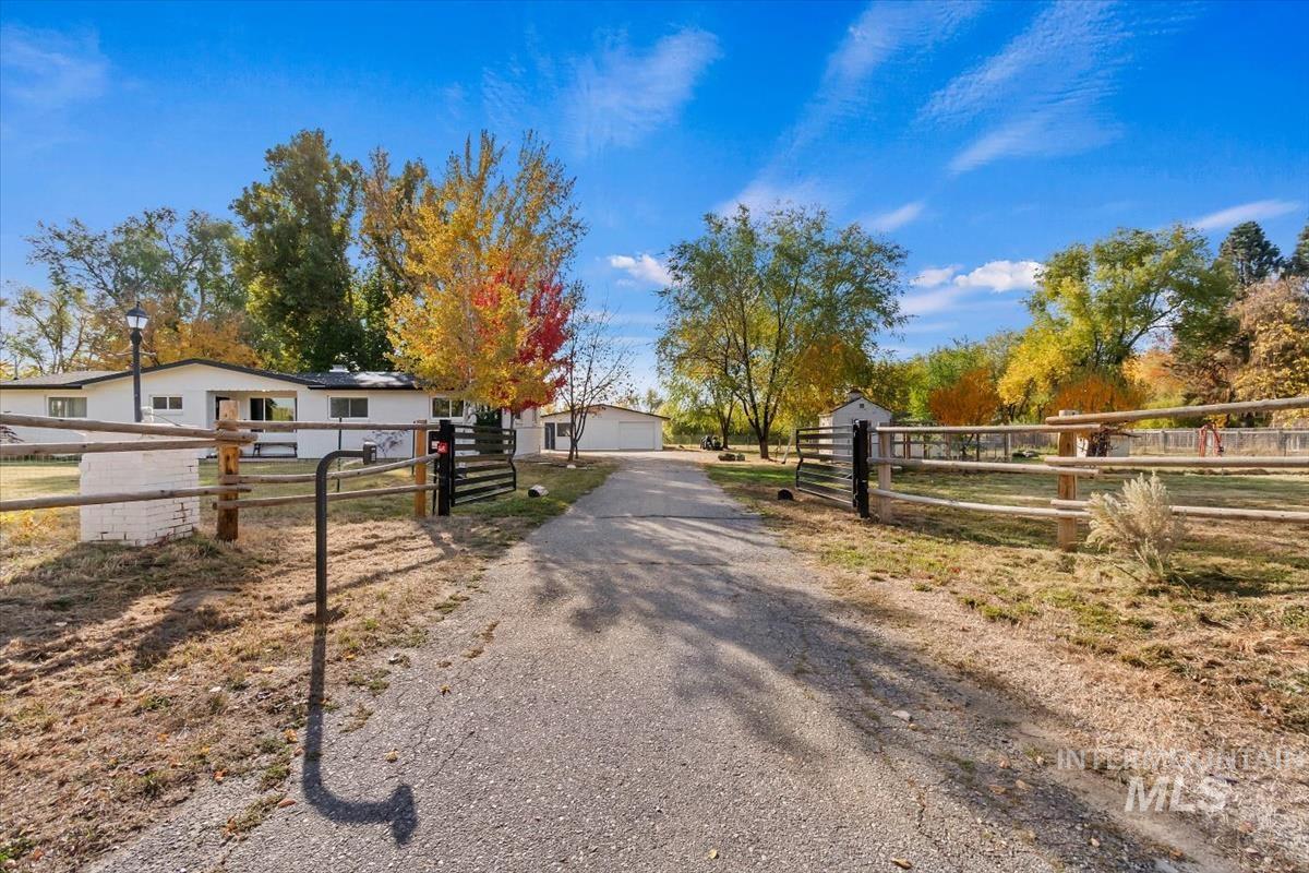 355 E Beacon Light Road, Eagle, ID 83616 — photo 2