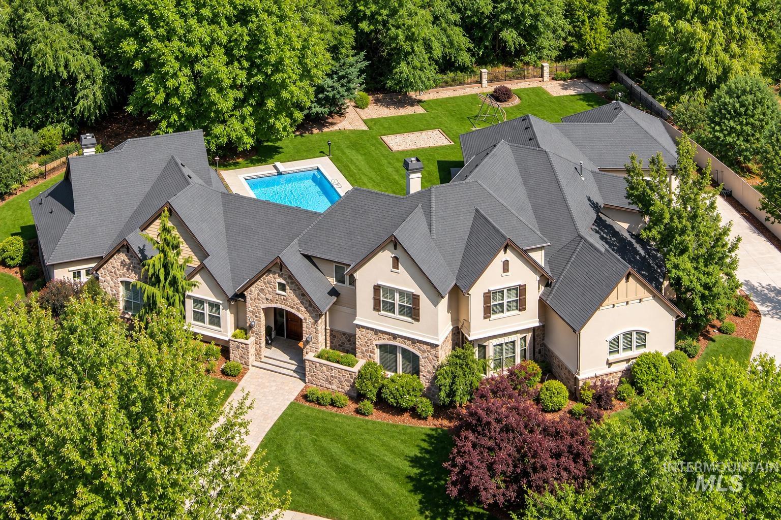 1450 E Covey Run Ct — photo