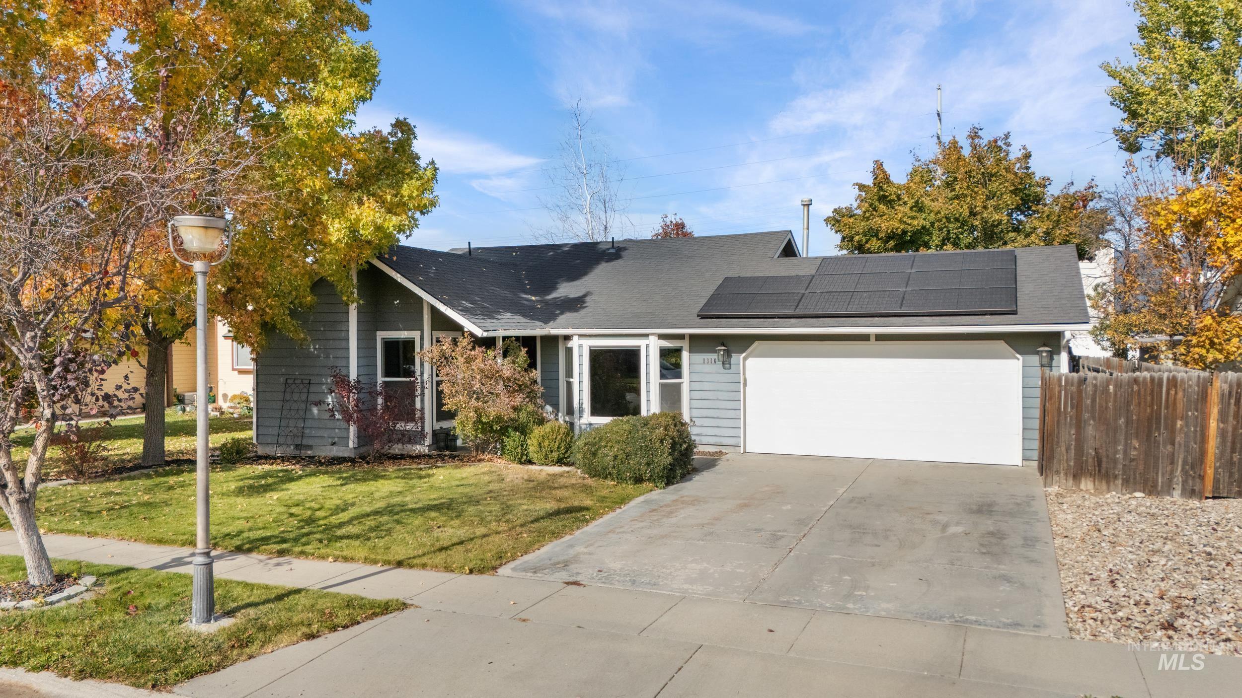1316 W Crestwood Dr — photo