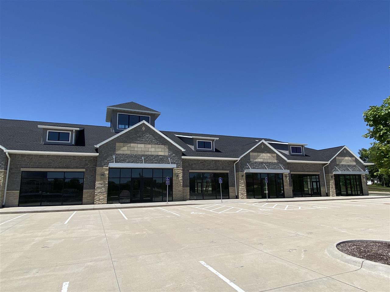 725 Boyson Rd NE, Cedar Rapids, IA 52402 — photo 2