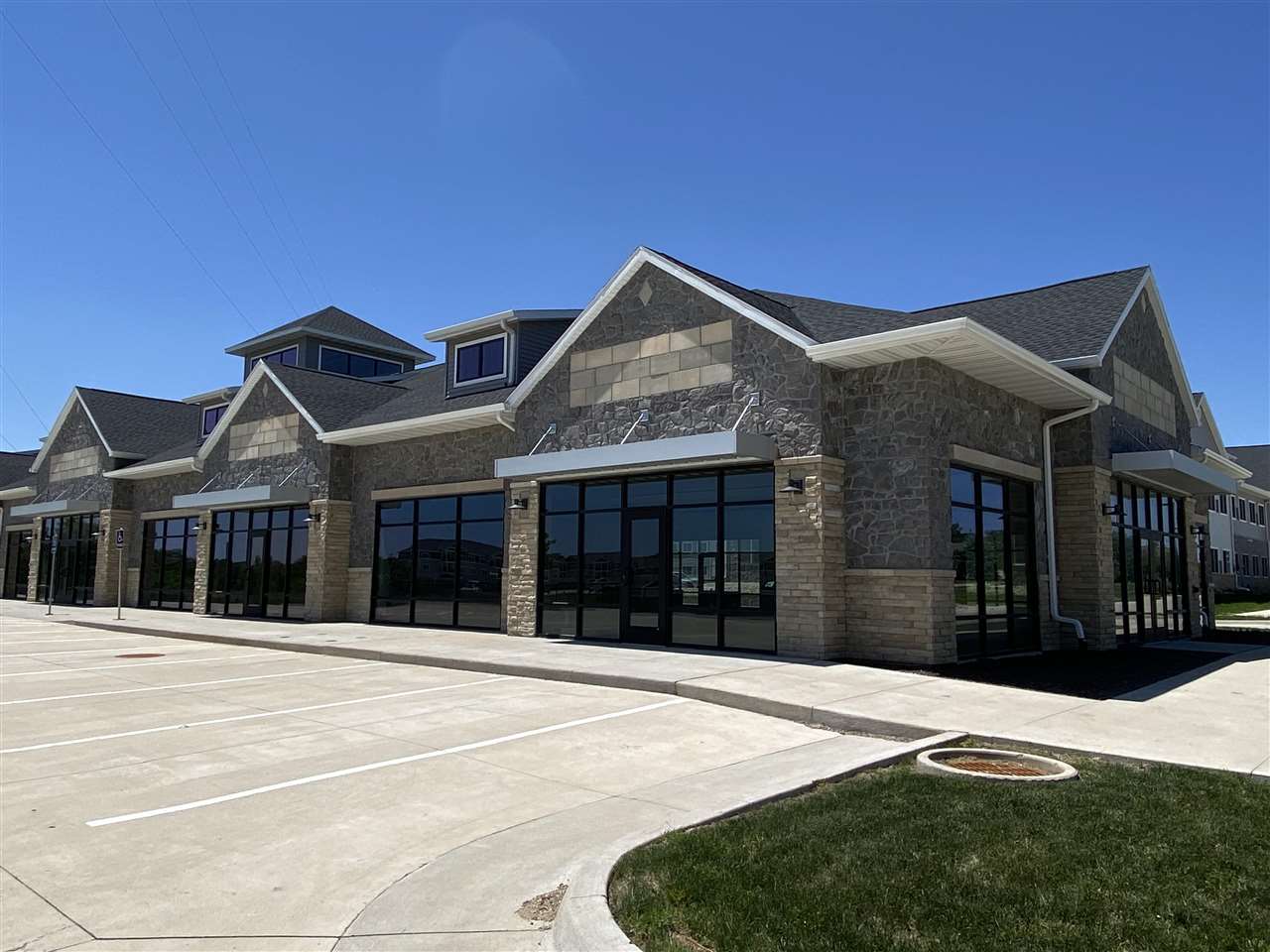 725 Boyson Rd NE, Cedar Rapids, IA 52402 — photo 3