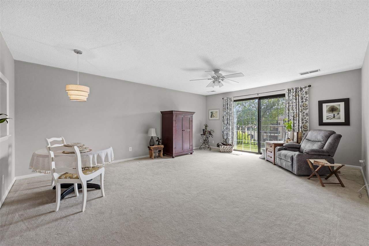 130 Thompson Dr SE 320 — photo