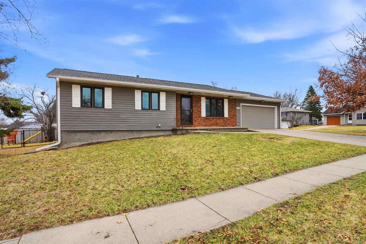 890 Prairie Ridge Road, North Liberty IA 52317 — photo 3