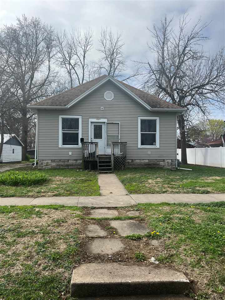 1021 E Main — photo