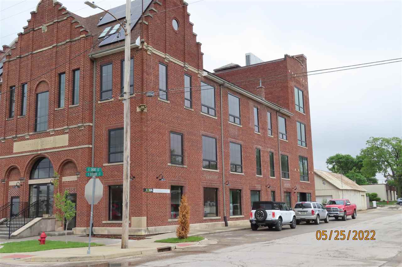 130 S Dubuque St 305 — photo