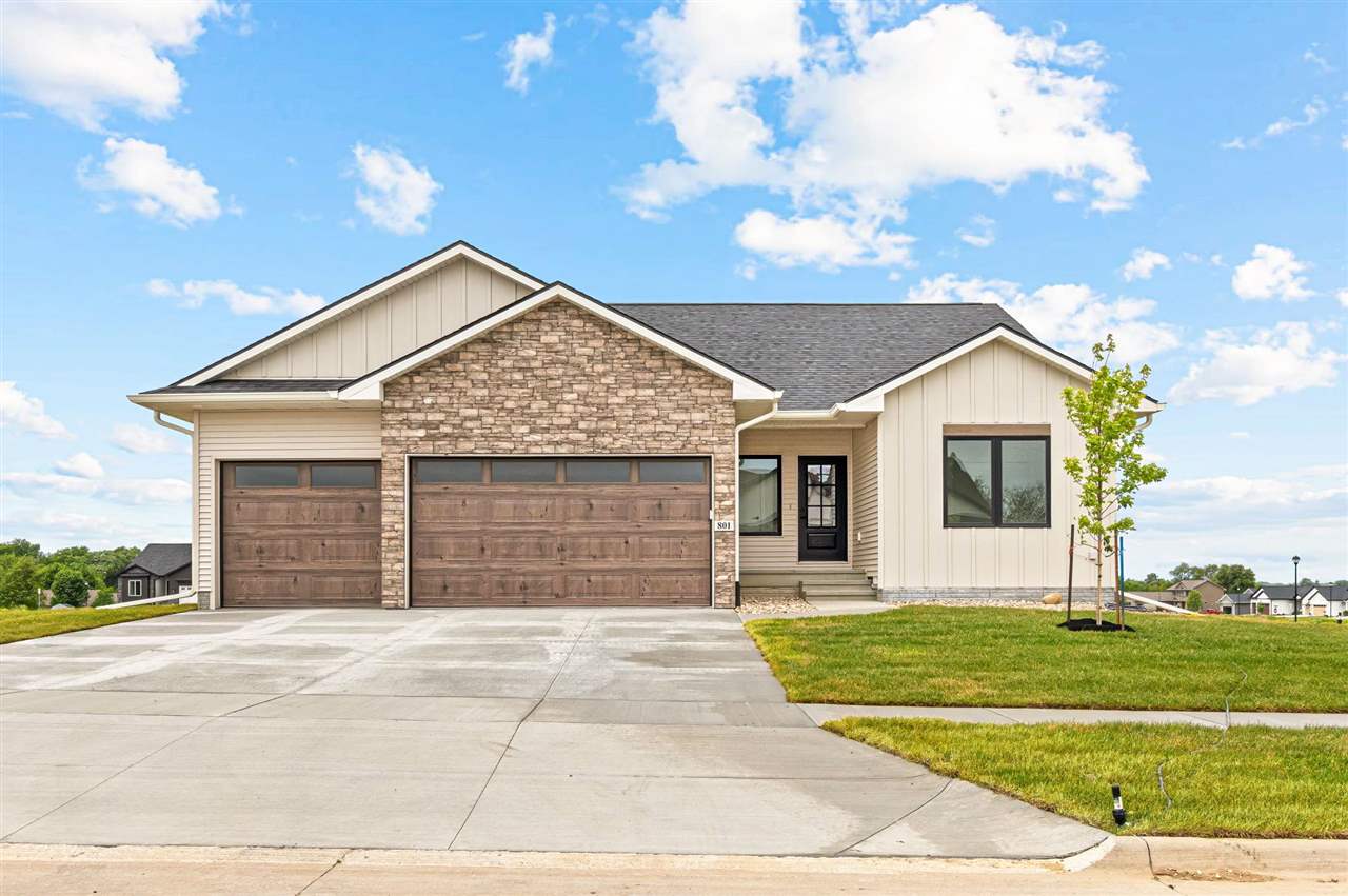 801 Crestview Dr — photo