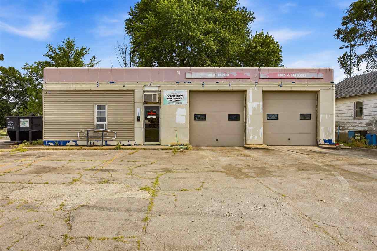 318 E Business 30 — photo