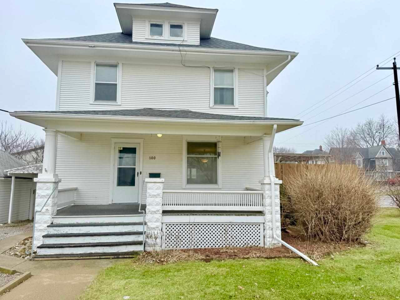 100 E Welsh St — photo