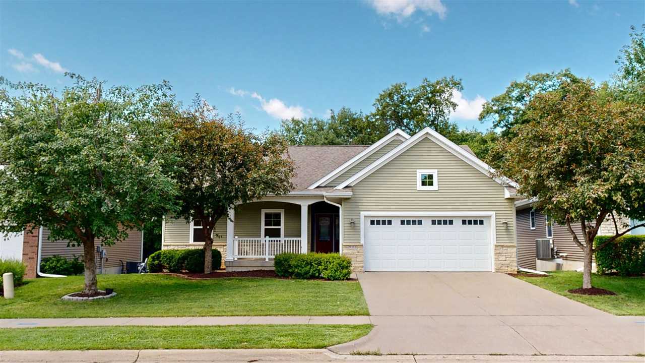 985 Ryan Ct — photo