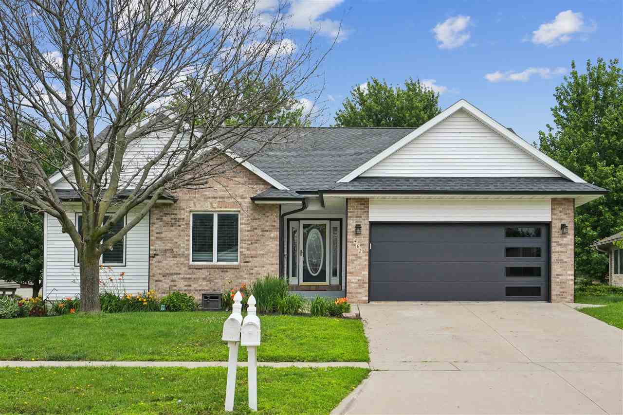 402 Windsor Dr — photo