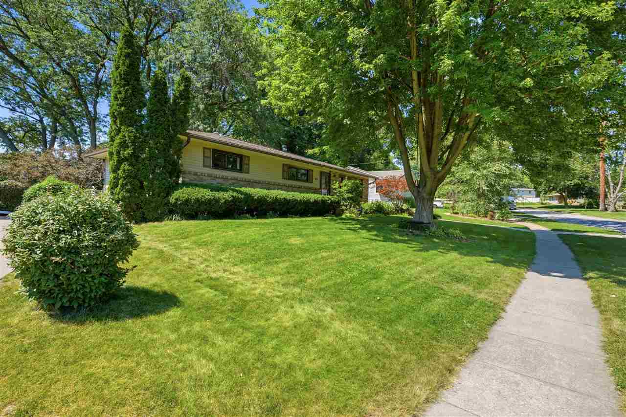 517 Terrace Road, Iowa City, IA 52245 — photo 2