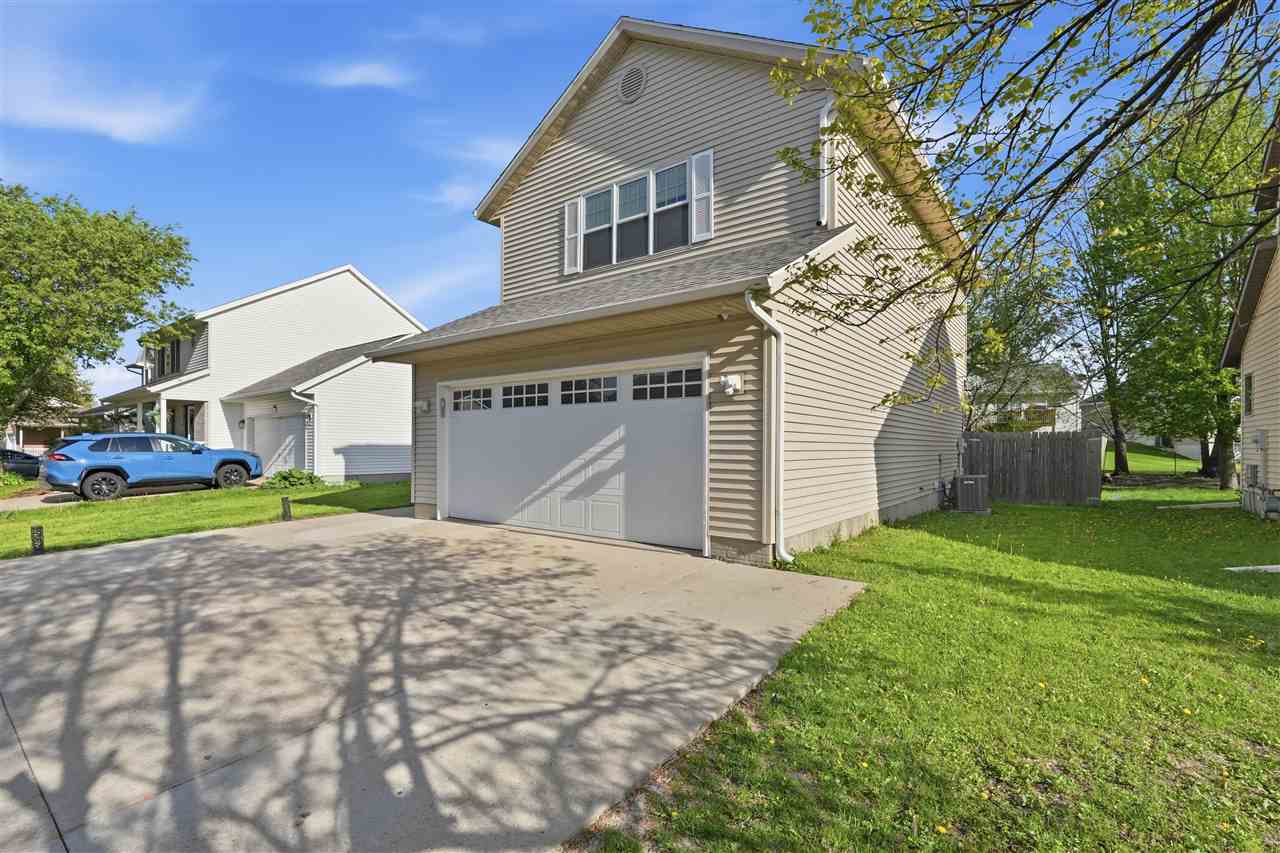 1624 Dickenson Ln — photo