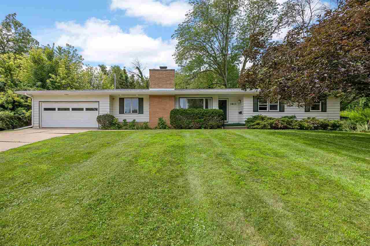 3813 Tomahawk Trail SE — photo
