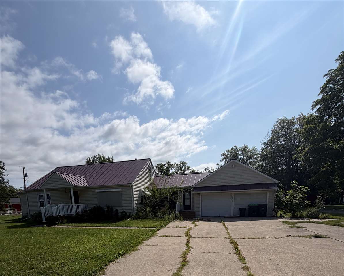 206 Flat Iron Dr — photo