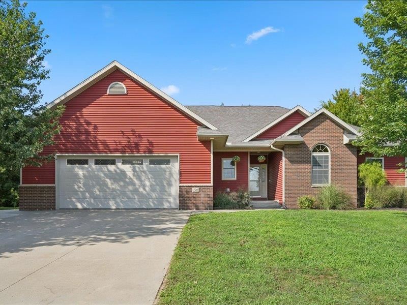 720 Blue Jay Ct — photo