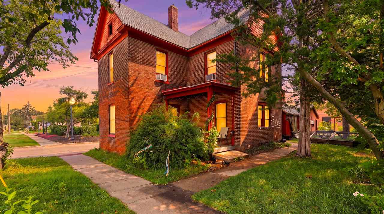 214 N Gilbert St — photo