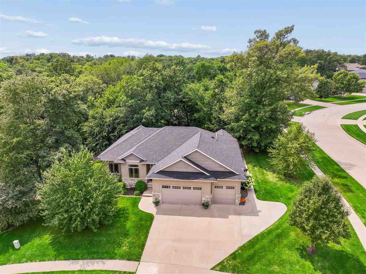 1685 Redbud Circle — photo
