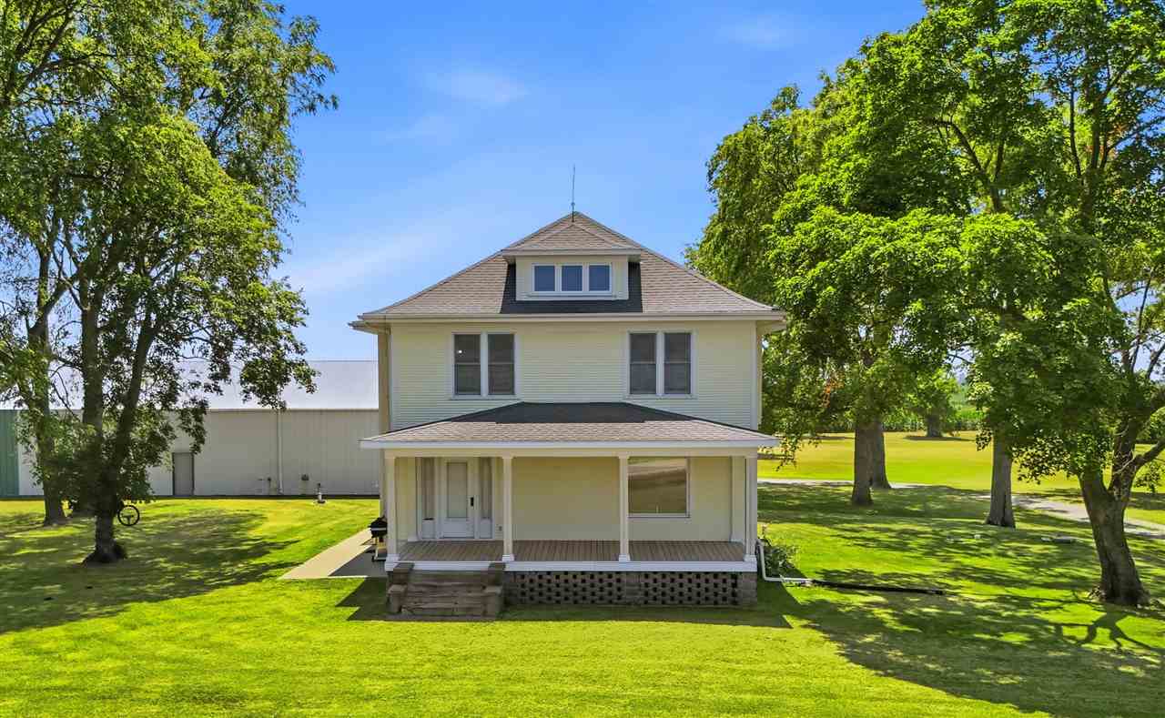 5689 SE Highway 6 — photo