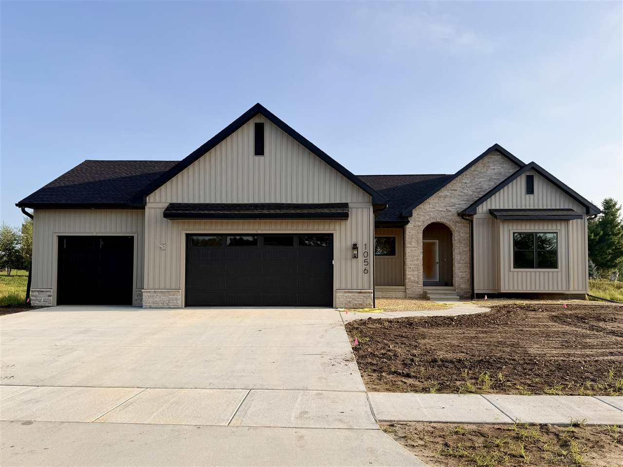 1056 Stable Ridge Drive, Marion, IA 52302 — photo 2